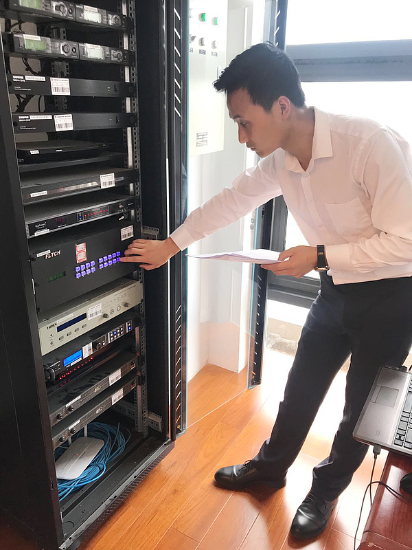 调试设备.jpg 调试设备.jpg